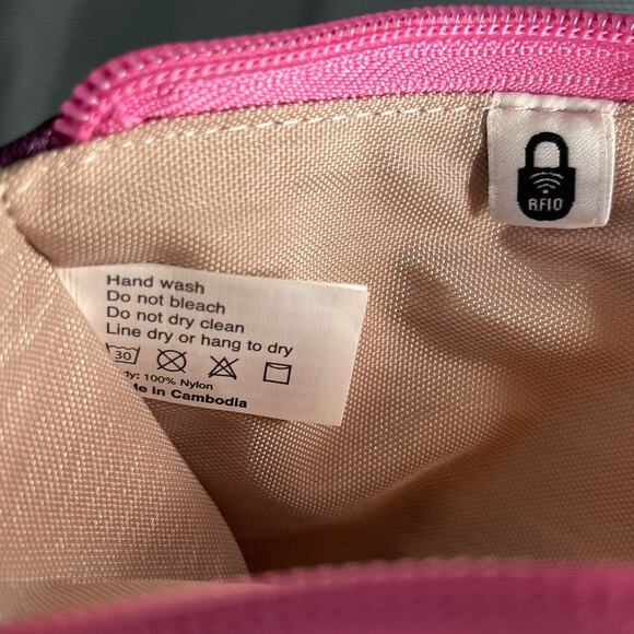 Baggallini Rfid Card Wallet Nylon Mulberry Color Block Zip Coin Pouch Convenient - Picture 4 of 8